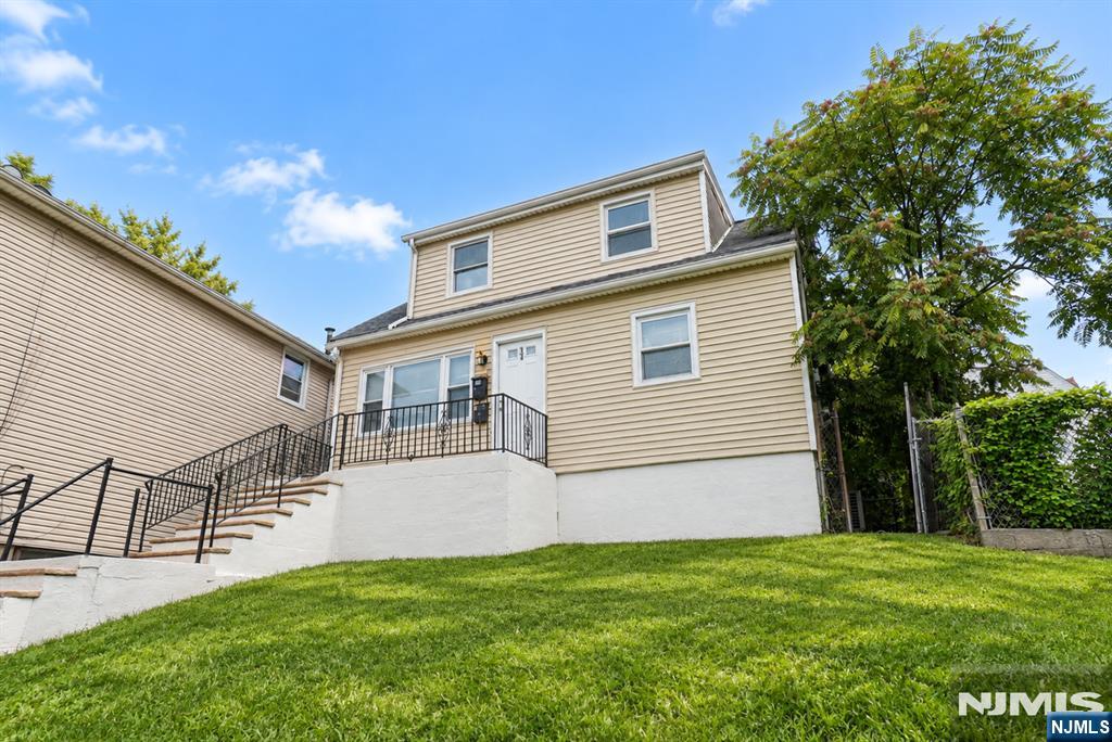 main property photo 1