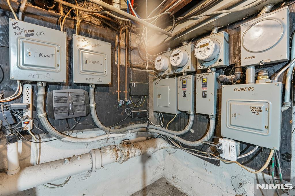 main property photo 14