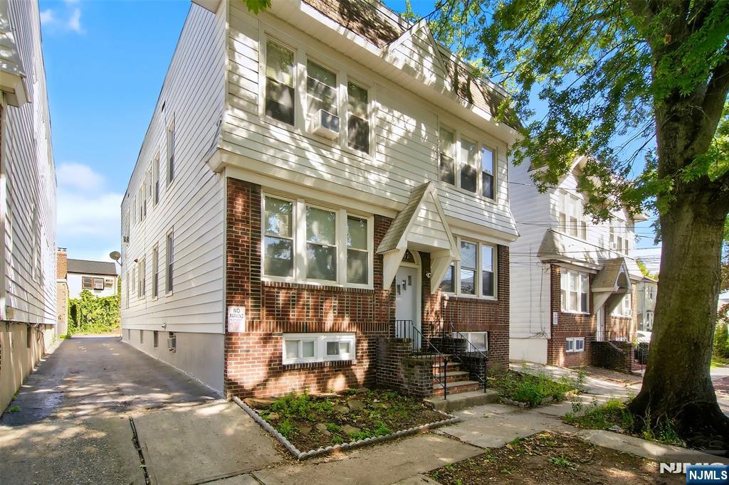 main property photo 14