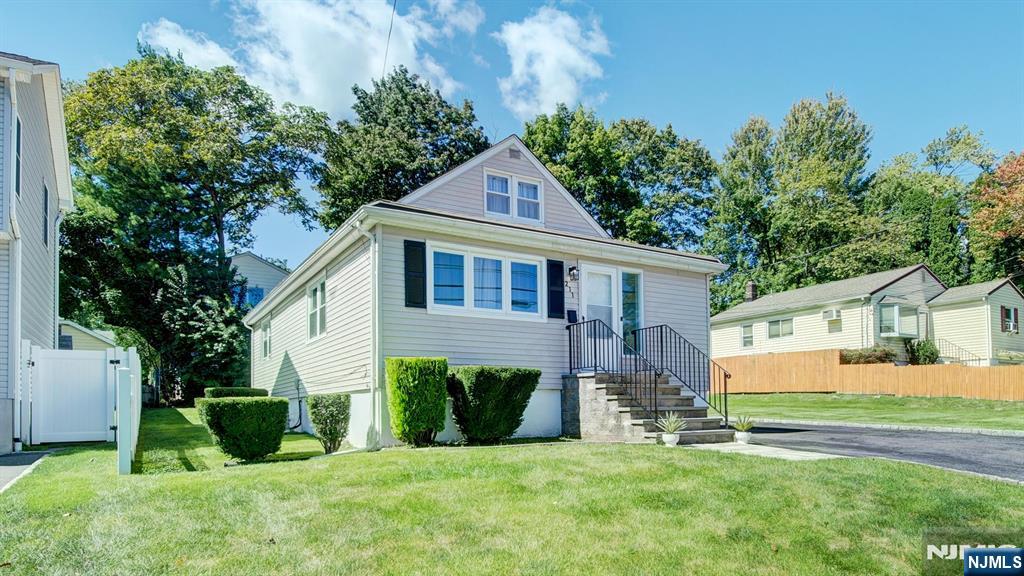 main property photo 3