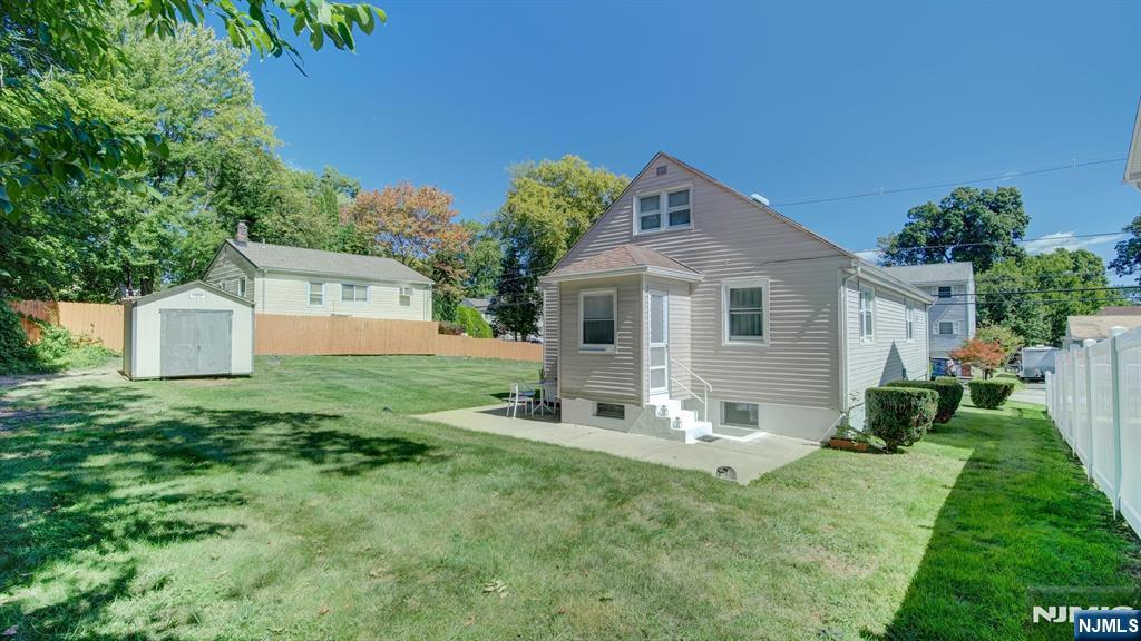 main property photo 7