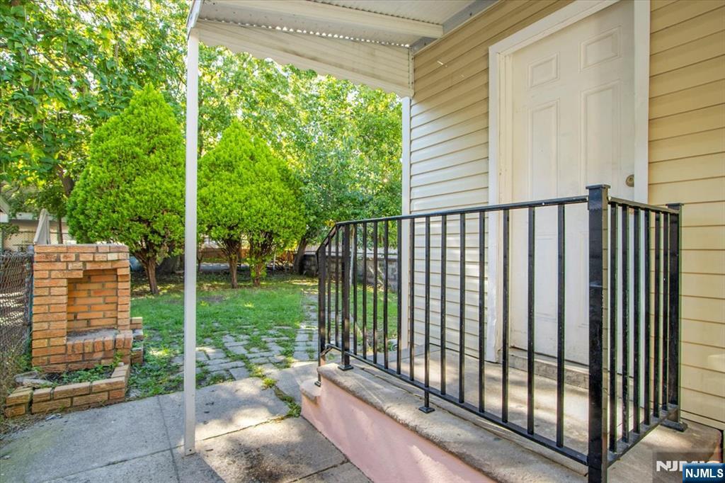 main property photo 12