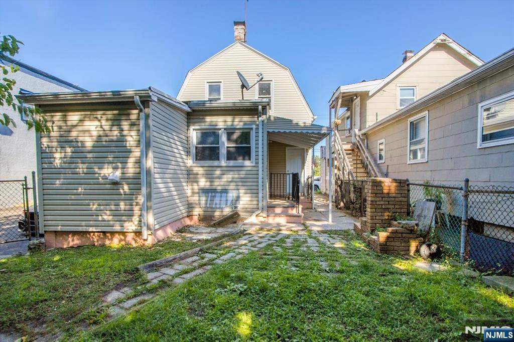 main property photo 31