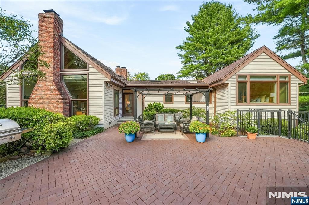 main property photo 43