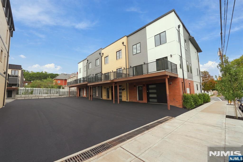 main property photo 49