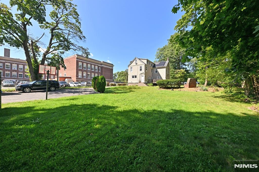 main property photo 21