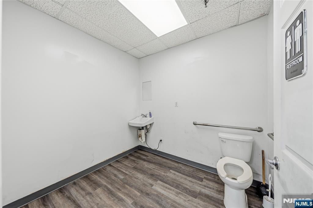main property photo 13