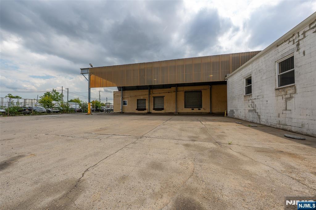 main property photo 17