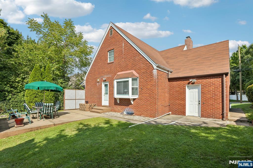 main property photo 43