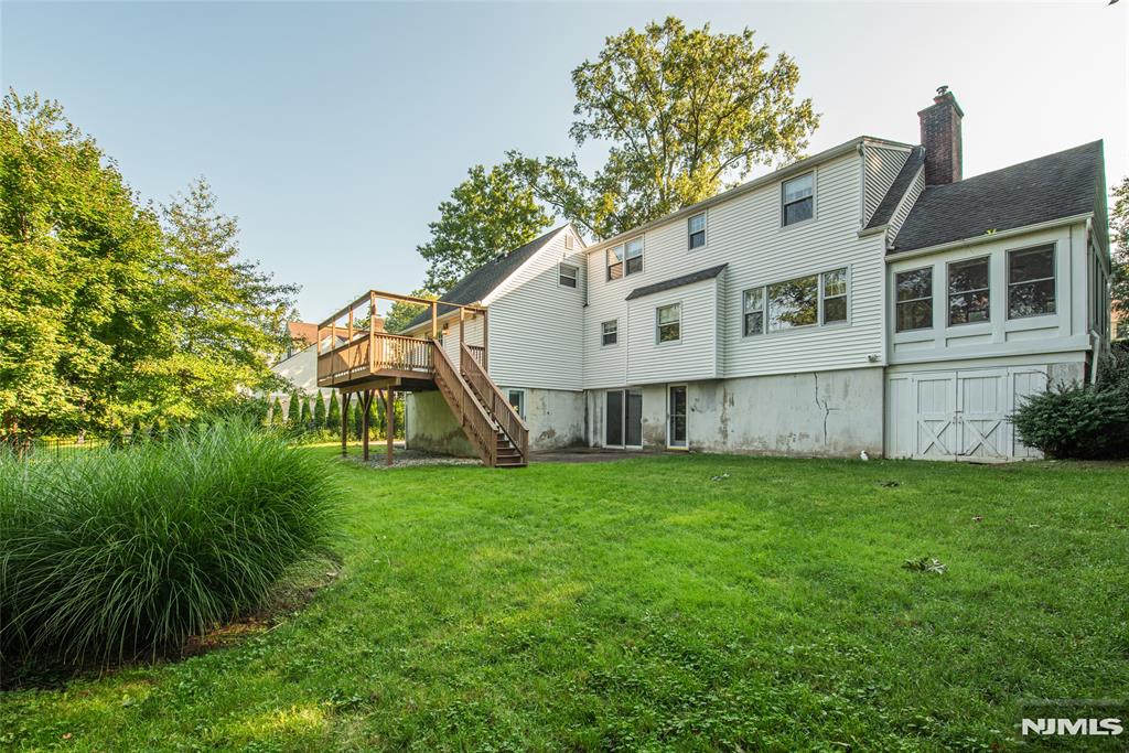 main property photo 40