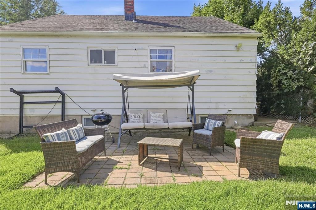 main property photo 11