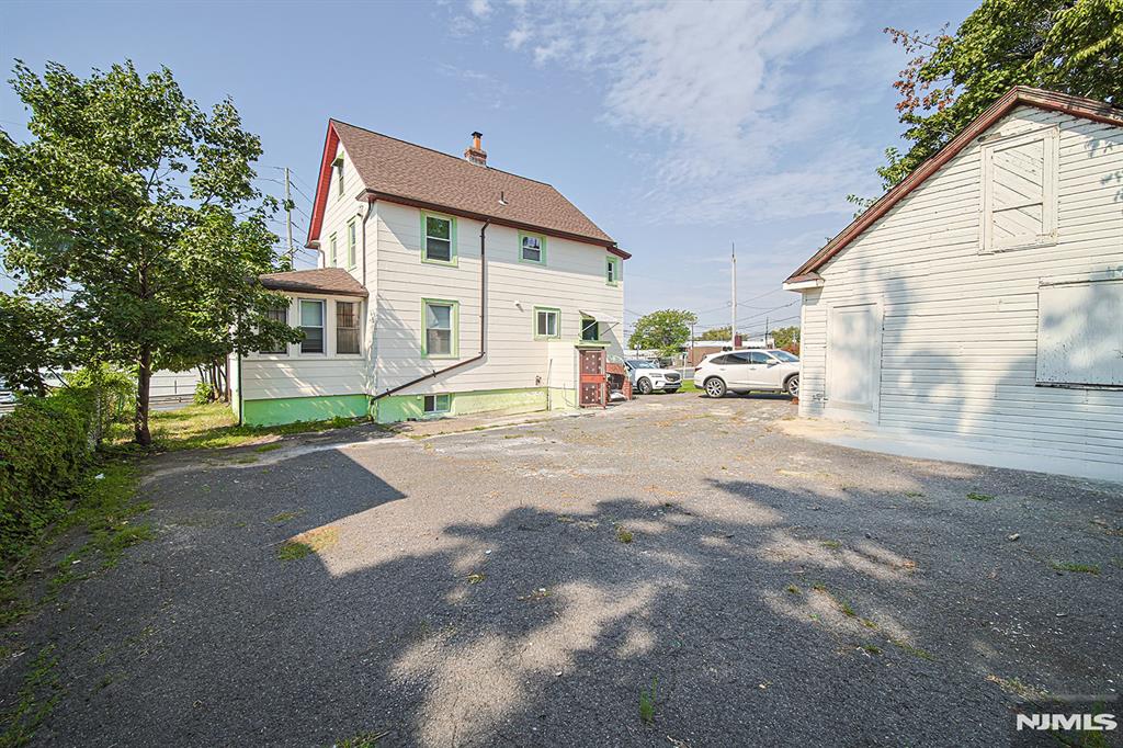 main property photo 5