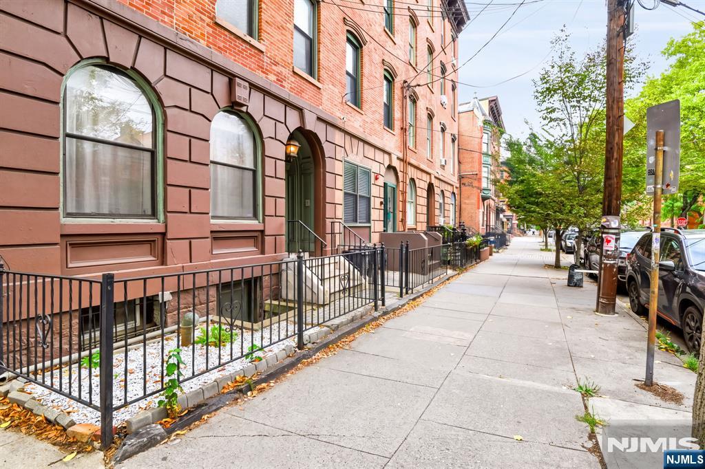main property photo 33