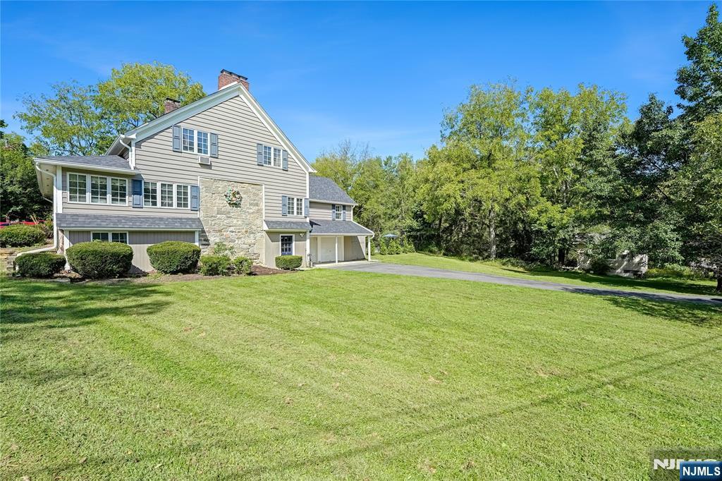 main property photo 30