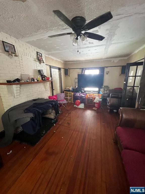 main property photo 9