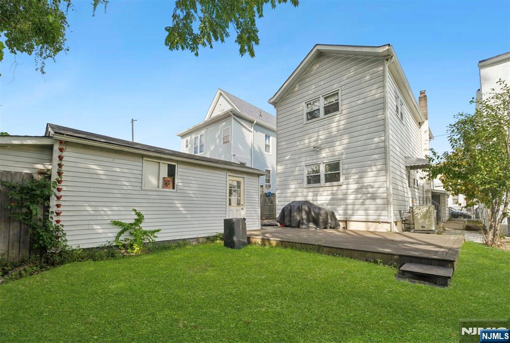 main property photo 16