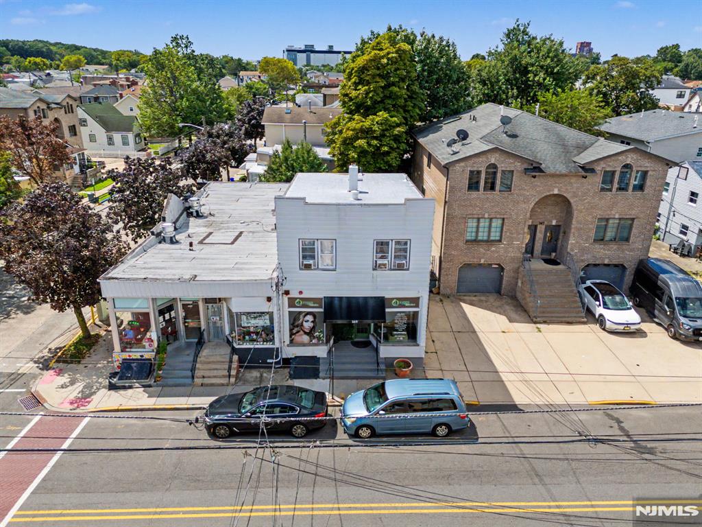 main property photo 39