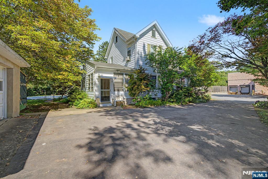 main property photo 36
