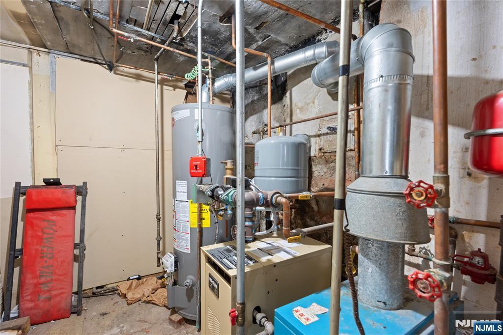 main property photo 28