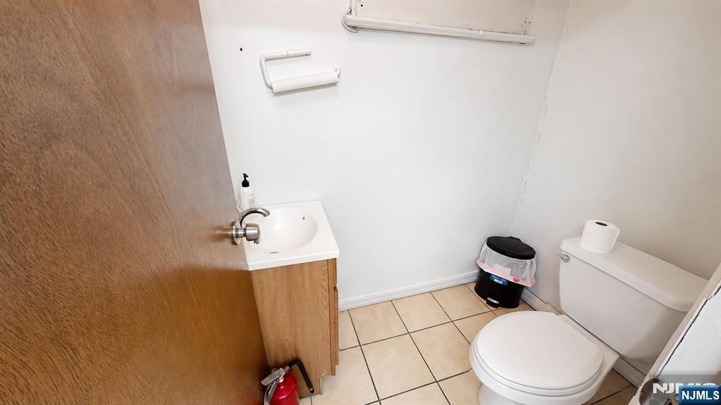 main property photo 9