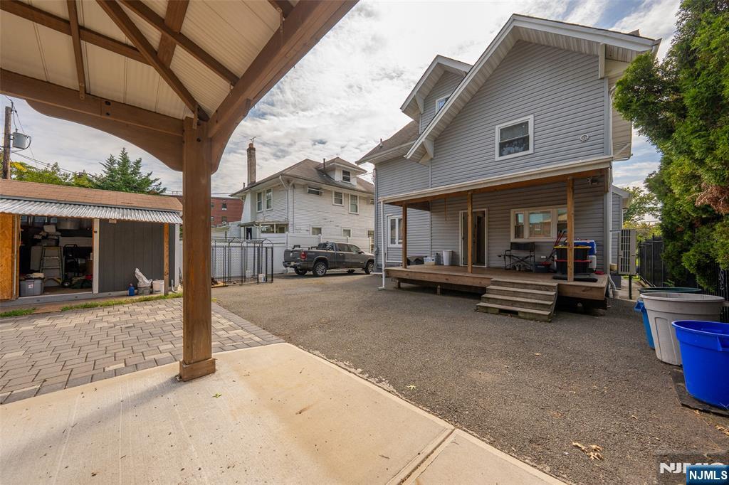 main property photo 25