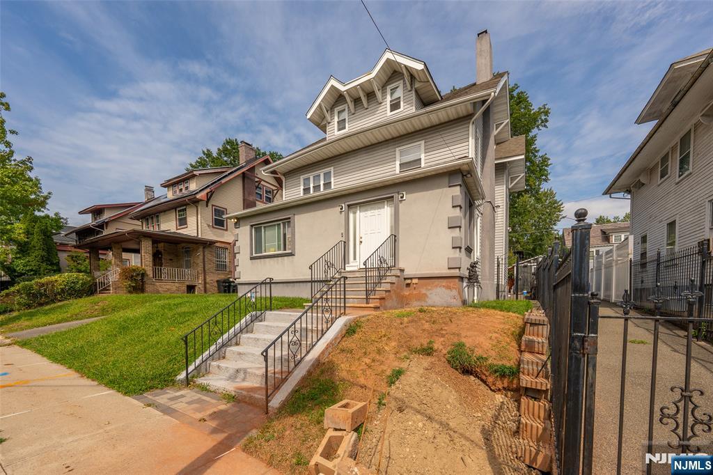 main property photo 28