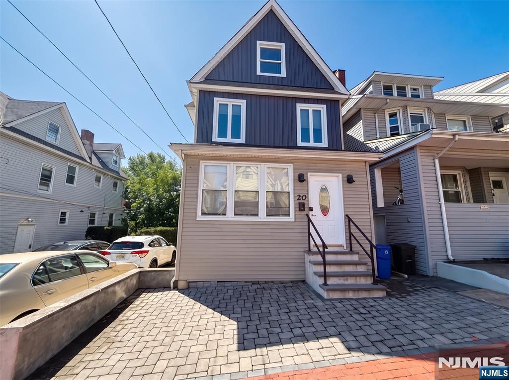 main property photo 34