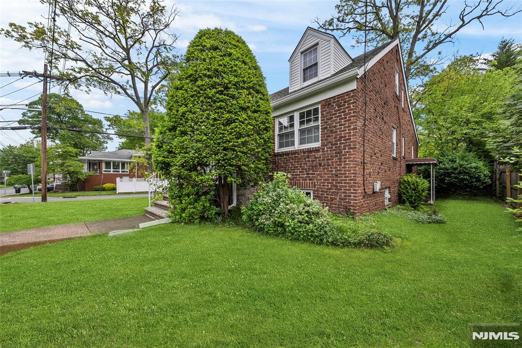 main property photo 45