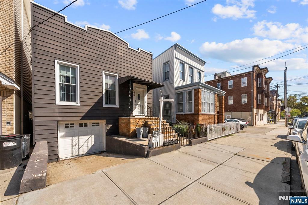 main property photo 46