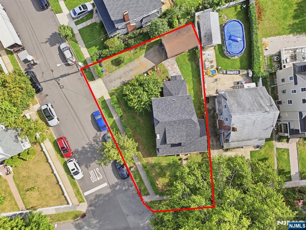 main property photo 25
