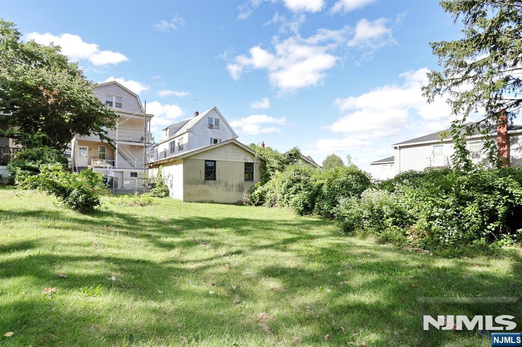 main property photo 34