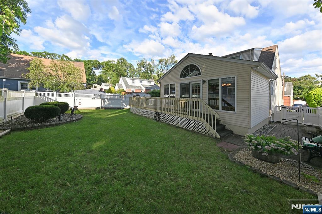 main property photo 22