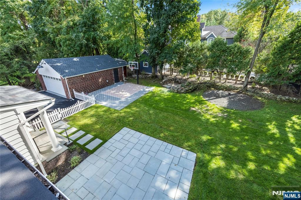 main property photo 45
