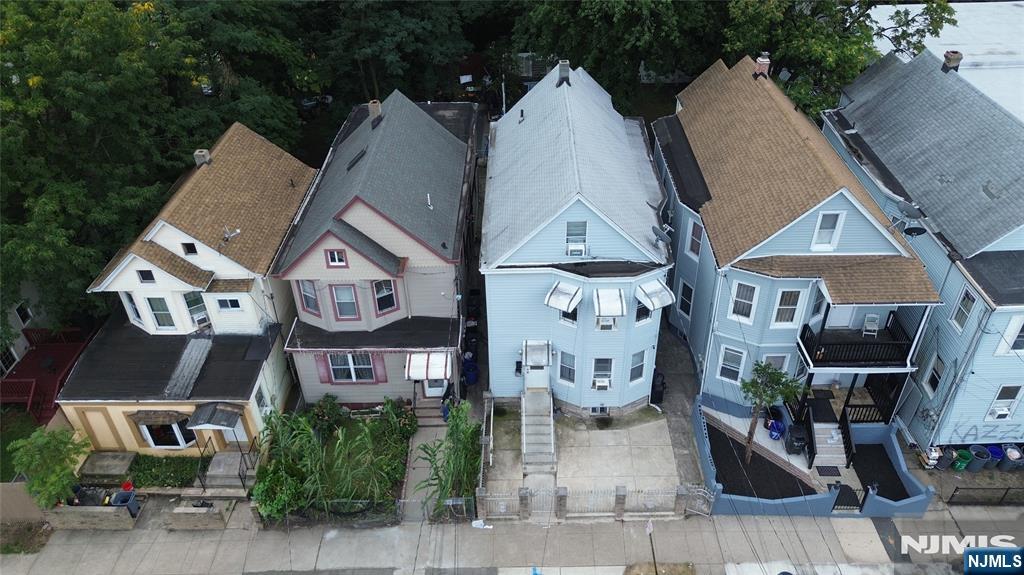 main property photo 33