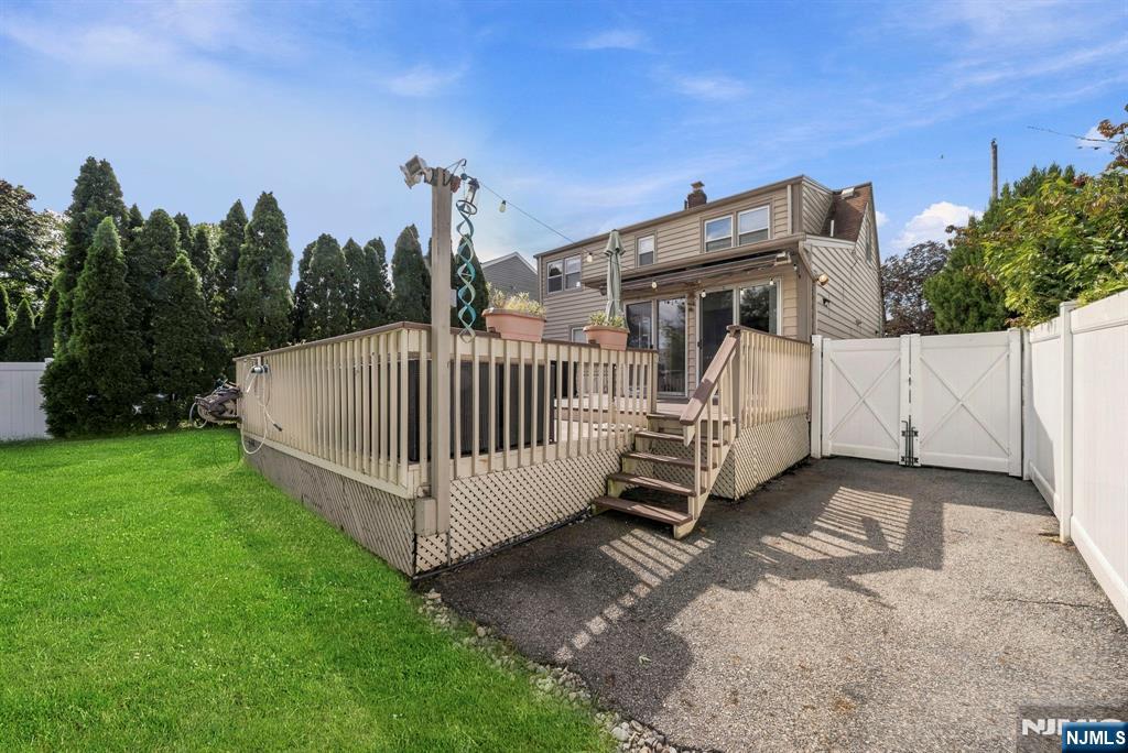 main property photo 34