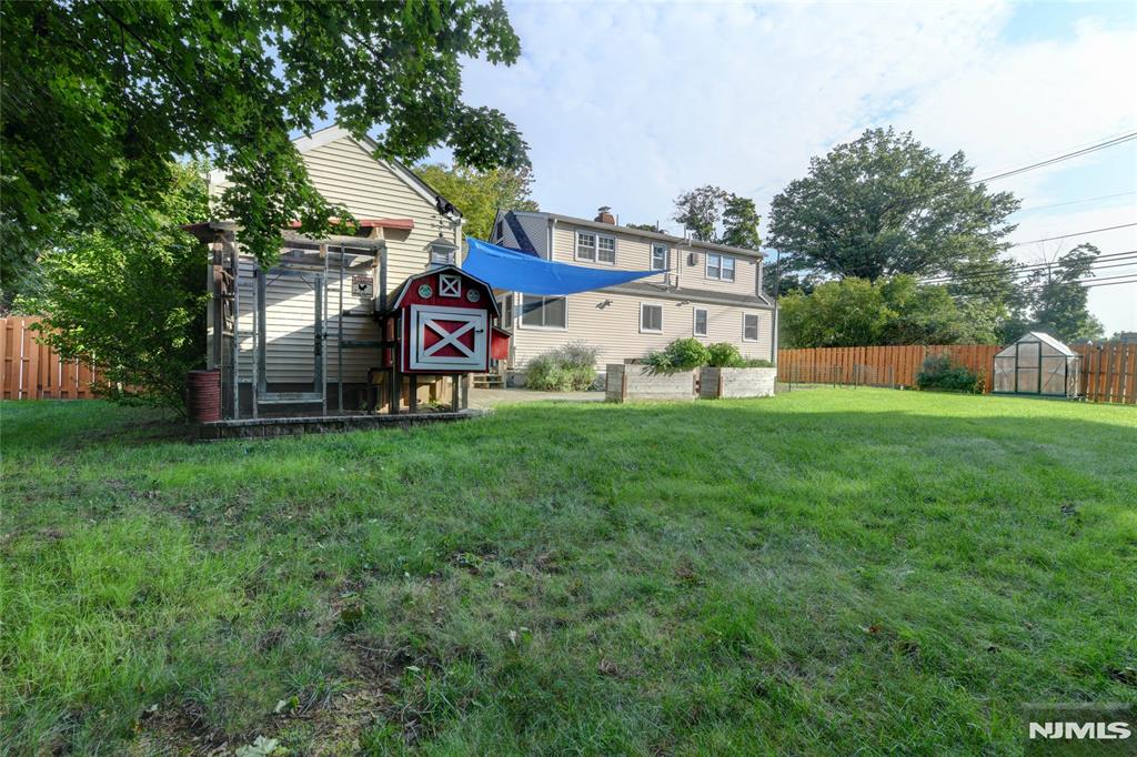 main property photo 30
