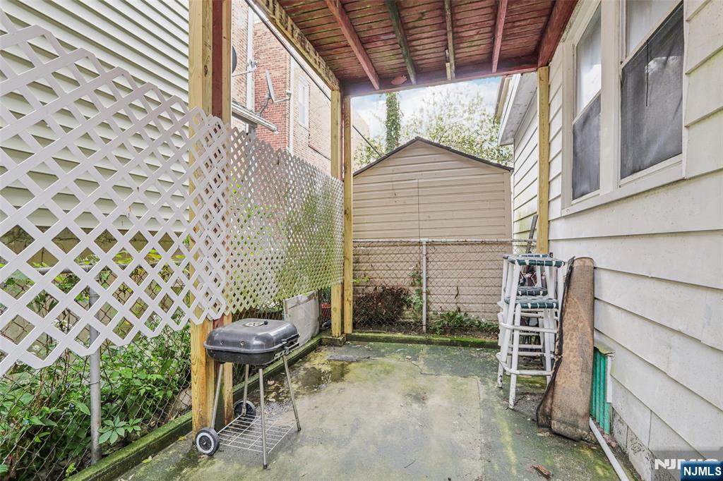 main property photo 22