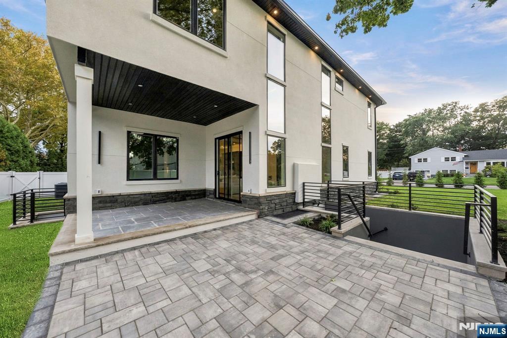 main property photo 44