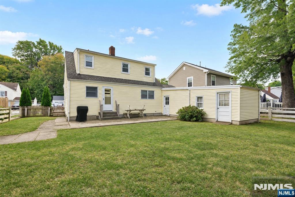 main property photo 9