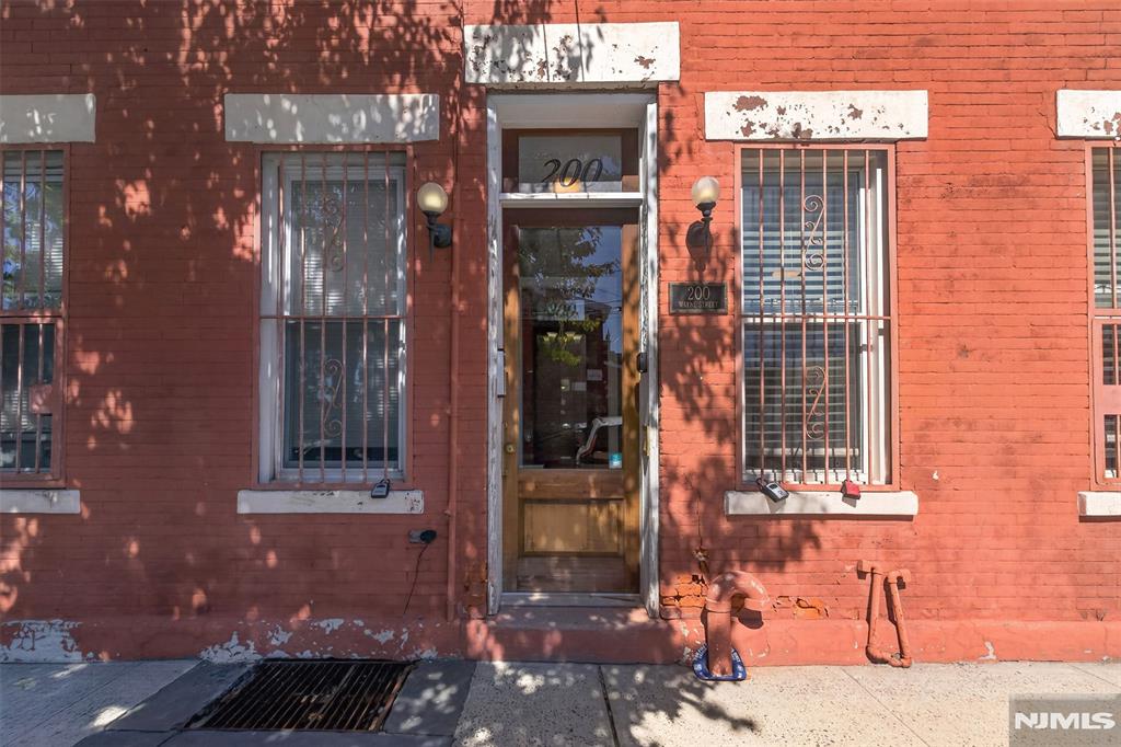 main property photo 16