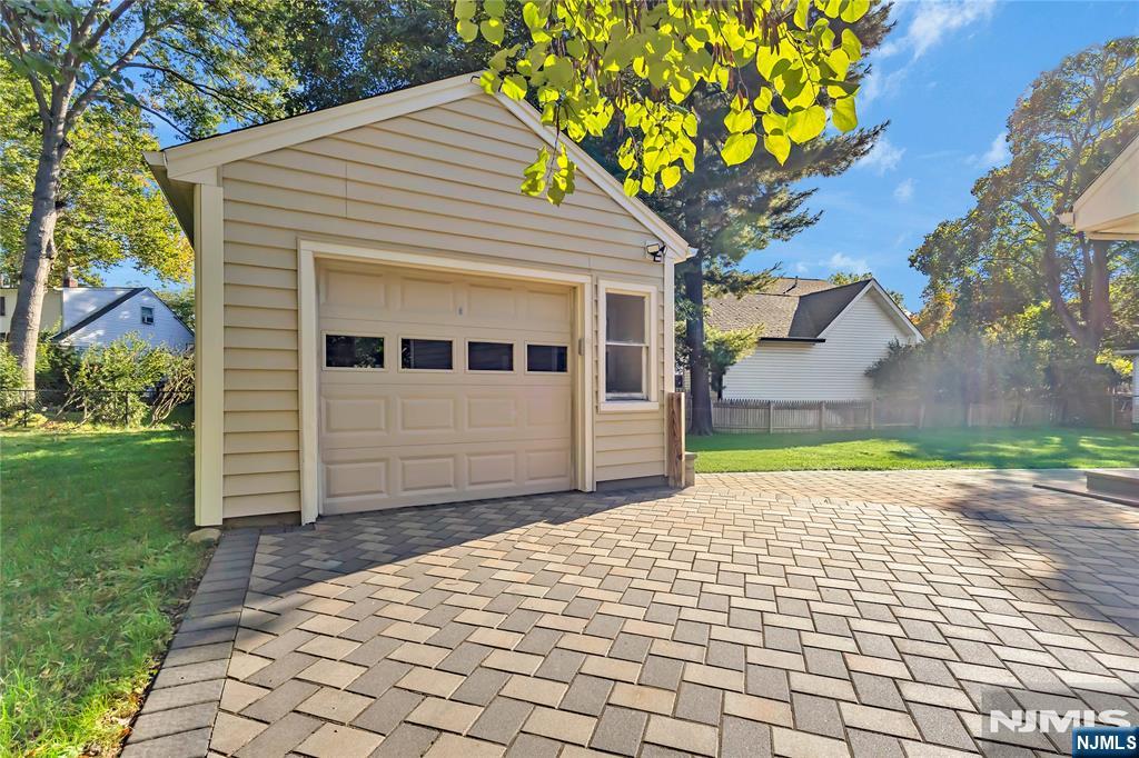 property viewer photo 26