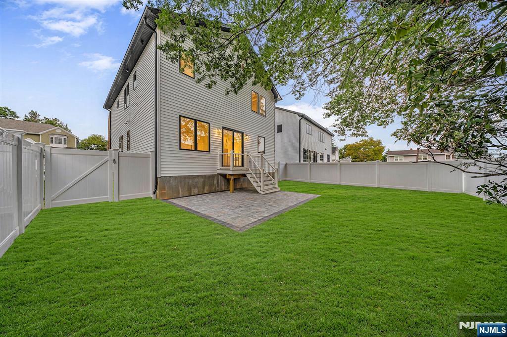 main property photo 47