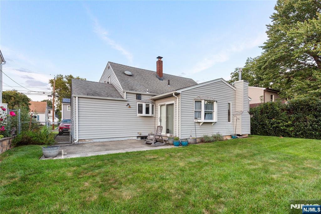 main property photo 4