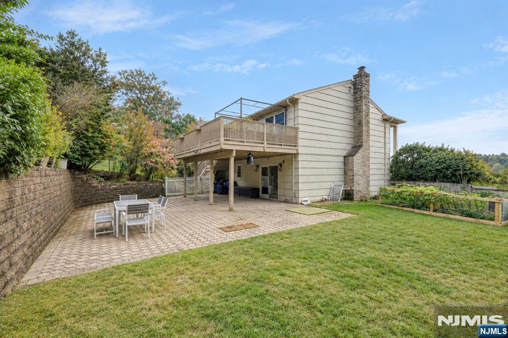 main property photo 25