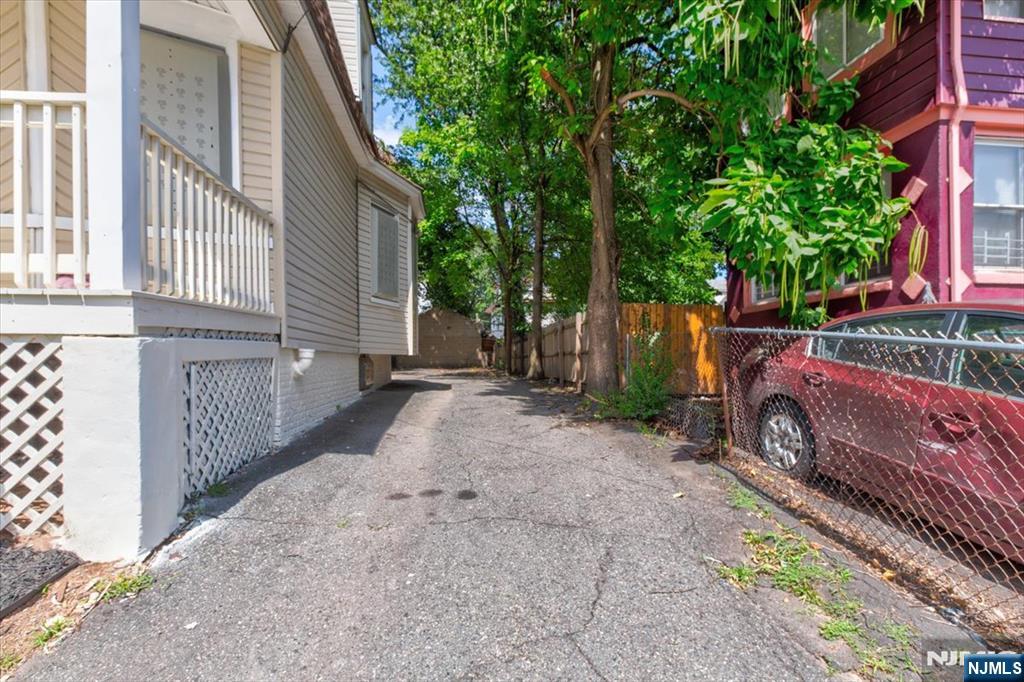 main property photo 39