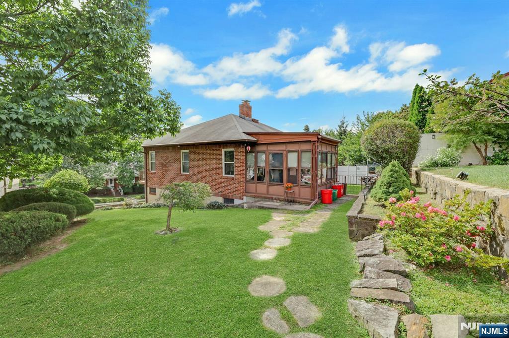 main property photo 30