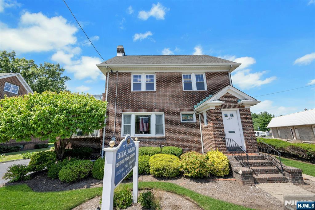 main property photo 30
