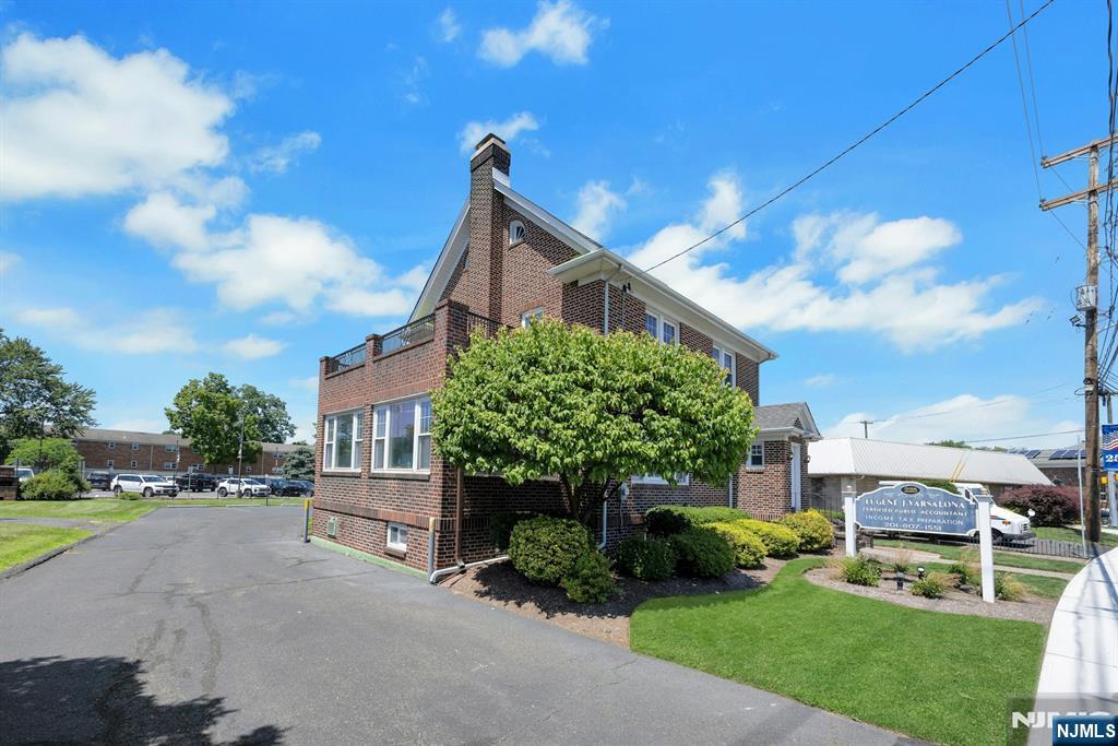 main property photo 35