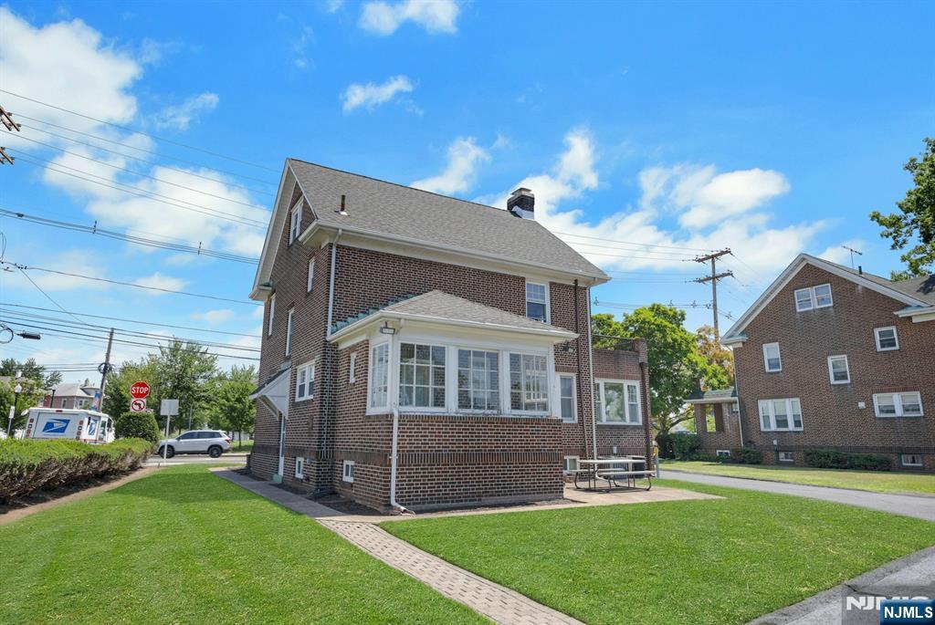 main property photo 40