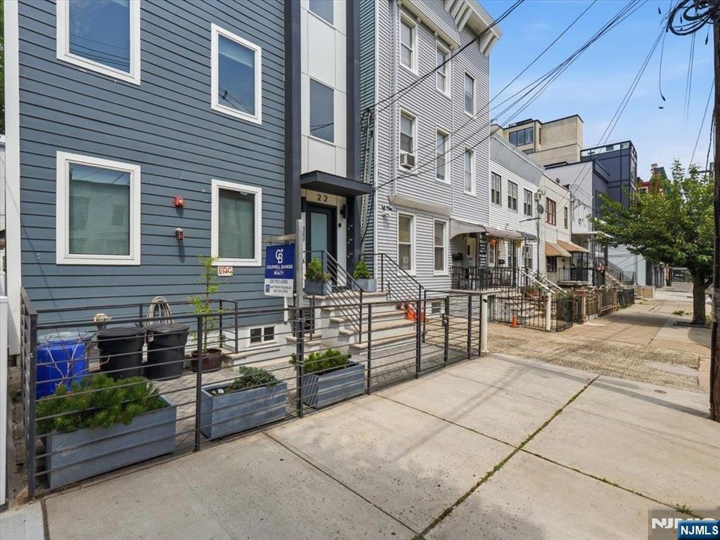 main property photo 36